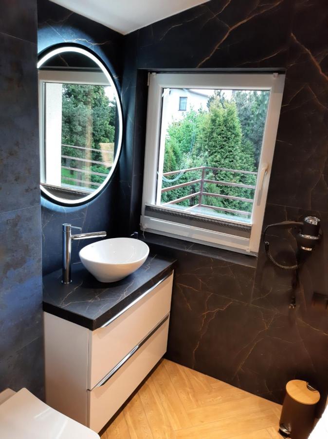 Apartament Willa Pod Sosnami Zator Przeciszow Esterno foto