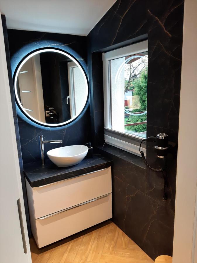 Apartament Willa Pod Sosnami Zator Przeciszow Esterno foto
