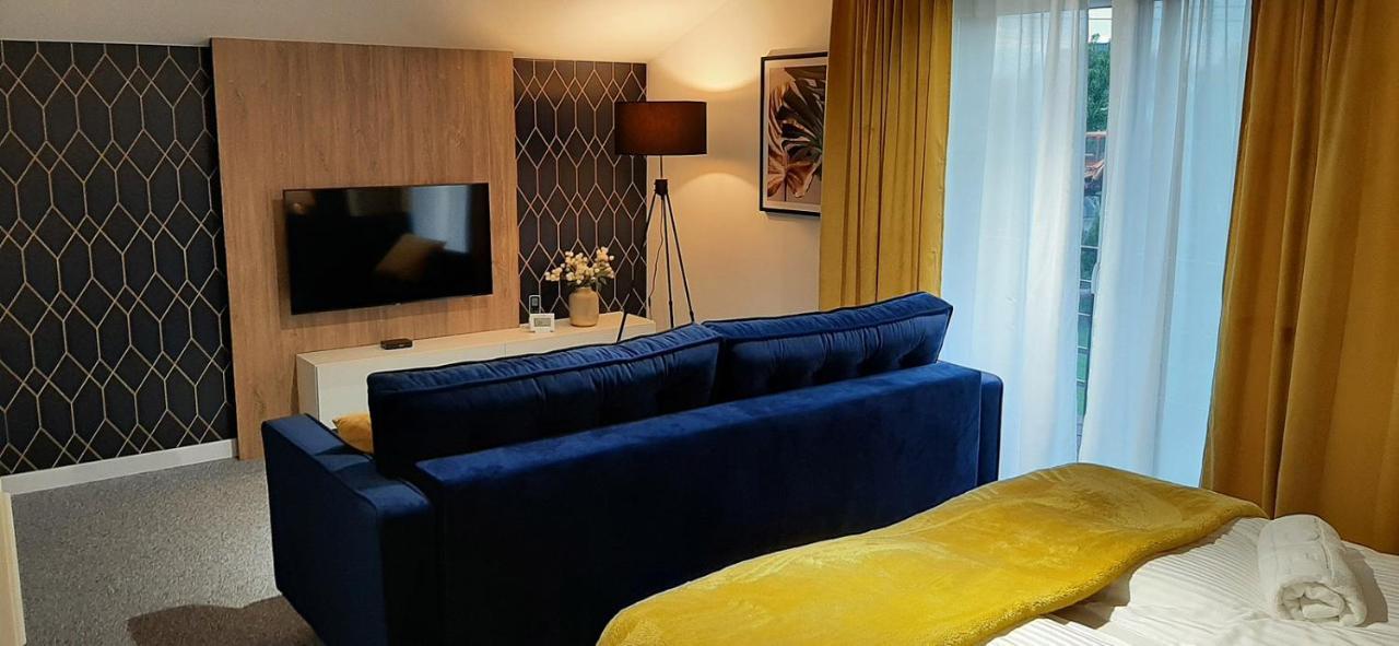 Apartament Willa Pod Sosnami Zator Przeciszow Esterno foto